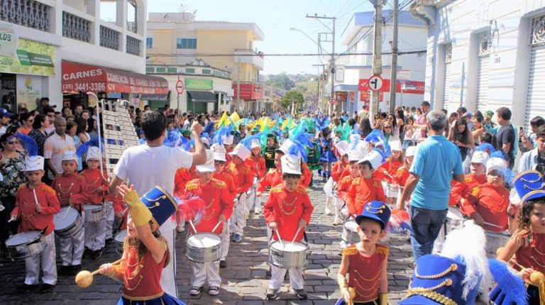 Desfile de 07 de setembro atraí grande público em Ouro Fino