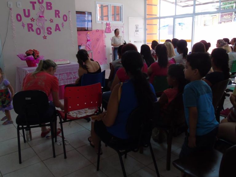 Outubro Rosa: Dra. Thaís realiza palestra sobre prevenção do câncer de mama