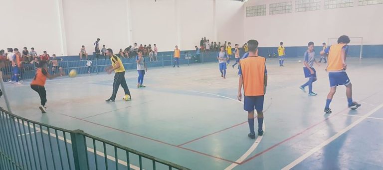 Espaço Futsal vence e aguarda resultados para conhecer adversário na semifinal