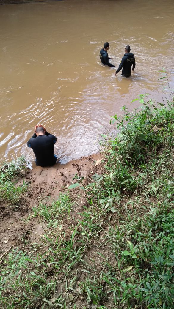 Homem pula no Rio Mogi para praticar mergulho e desaparece
