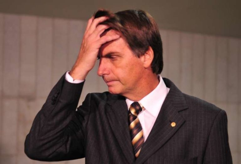 Visita de Bolsonaro gera polêmica e divide a população