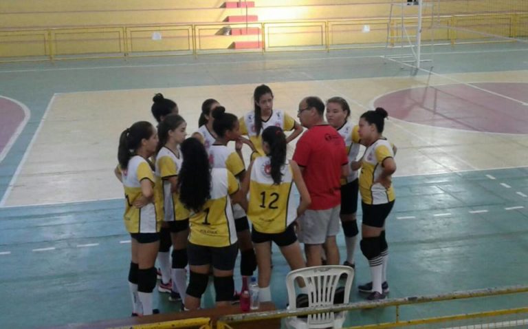 Equipes de vôlei ourofinense disputam a XII Copa Regional de Voleibol