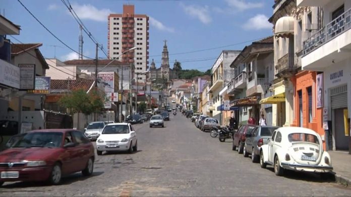 Rua Prefeito José Serra em Ouro Fino
