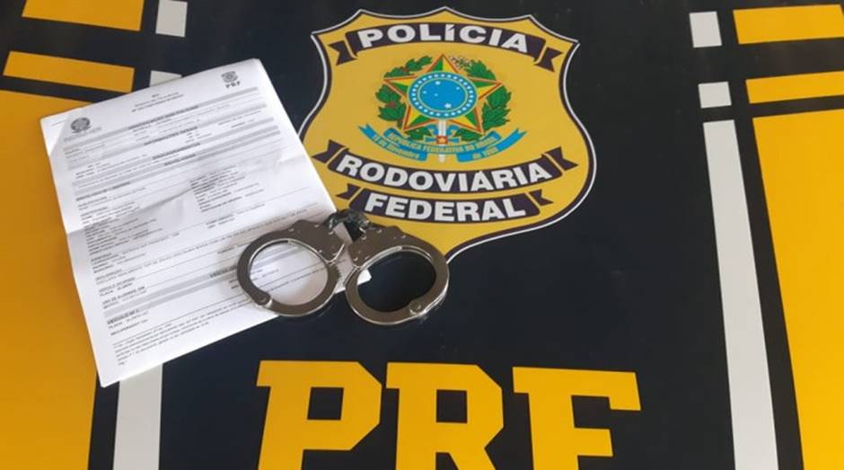 Chefe de organização criminosa é preso pela PRF em Pouso Alegre