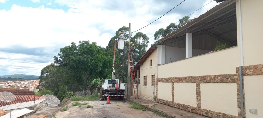 Troca de Lâmpadas no Jd. Ebenezer