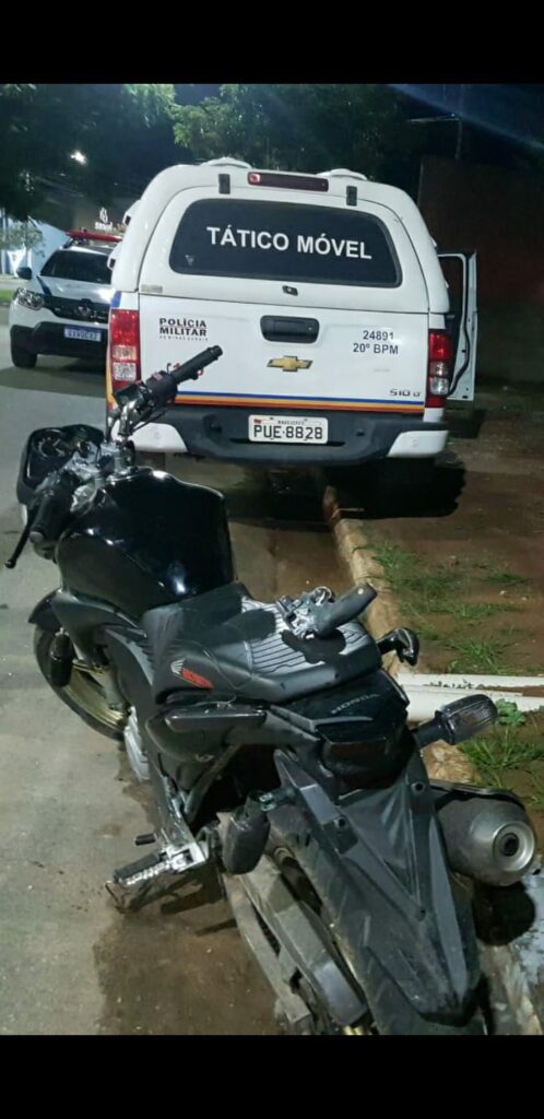 Motocicleta apreendida após perseguição policial em Pouso Alegre