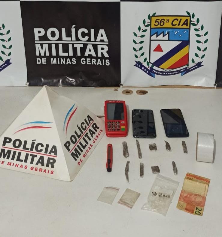 Polícia Militar prende irmãos gêmeos pela suspeita de tráfico de drogas em Pouso Alegre-MG.