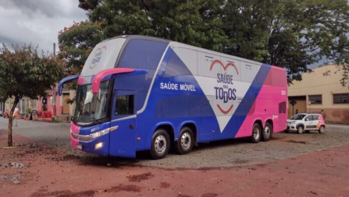 Ônibus Saúde Móvel que realiza exames gratuitos a população chega em Ouro Fino