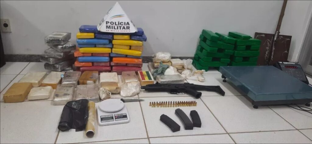 Materiais apreendidos pela Polícia Militar de Alfenas, Sul de Minas