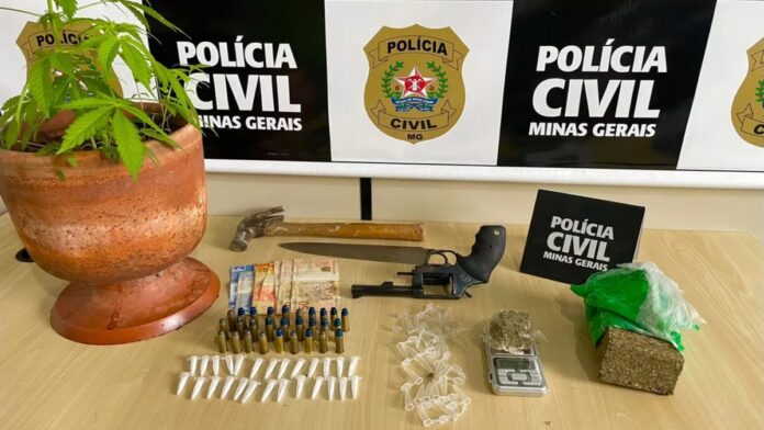 Polícia Civil prende quatro pessoas e aprende armas, drogas e outros